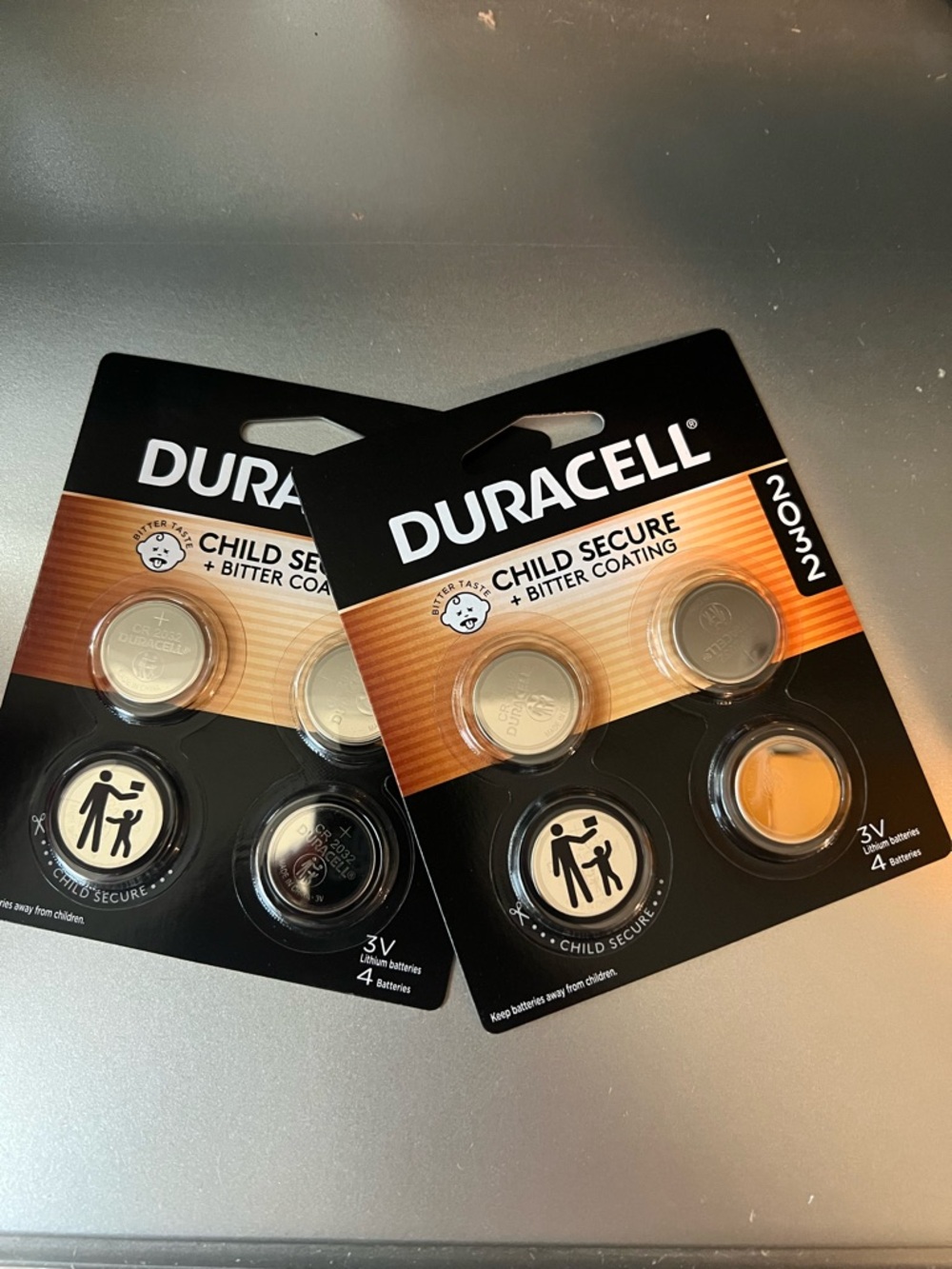Duracell 2032 Lithium Coin Cell Battery Pack - Black and Orange Packaging